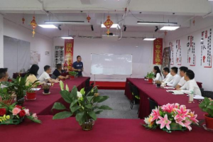 心存感恩，，，，，，一路同行——新竹高于旧竹枝，，，，，，全凭老干为扶持